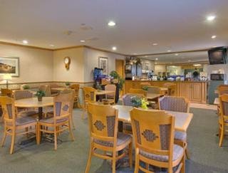 Hotel Baymont Inn And Suites Detroit-romulus Airport
