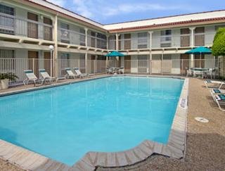 Hotel Baymont Inn And Suites Tulsa