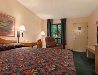 Hotel Baymont Inn & Suites