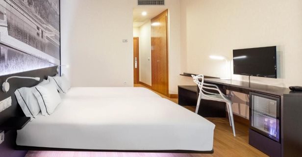 Hotel B&b Madrid Aeropuerto T4