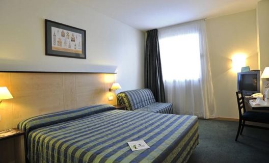 Hotel B&b Madrid Pinar De Las Rozas