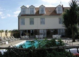 Hotel Beachcombers