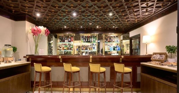 Hotel Becquer