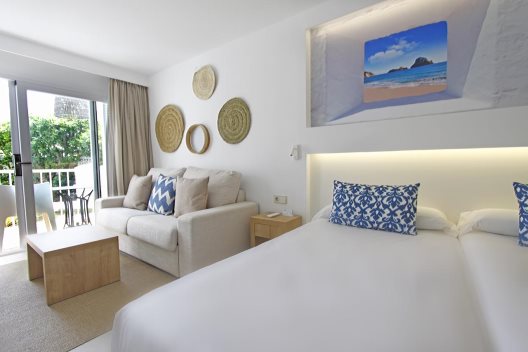 Hotel Bg Portinatx Beach Club