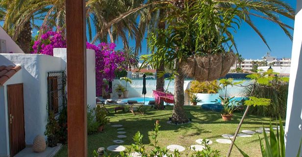 Hotel Birdcage Resort Gay Boutique