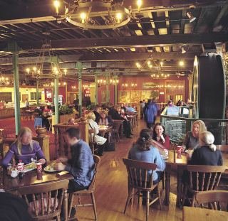 Hotel Blarney Woollen Mills