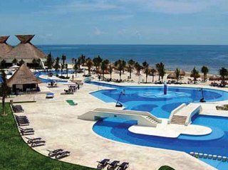 Hotel Bluebay Grand Esmeralda