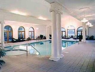 Hotel Bluenose Inn