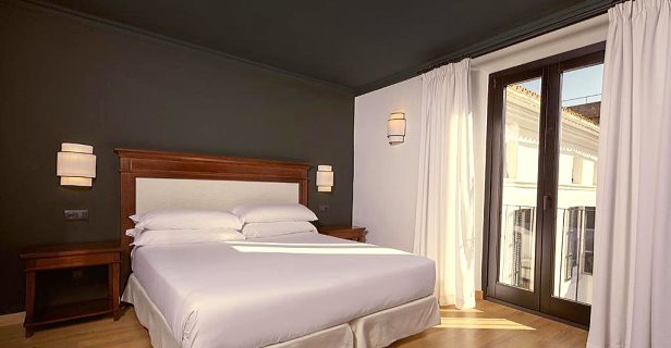 Hotel Born