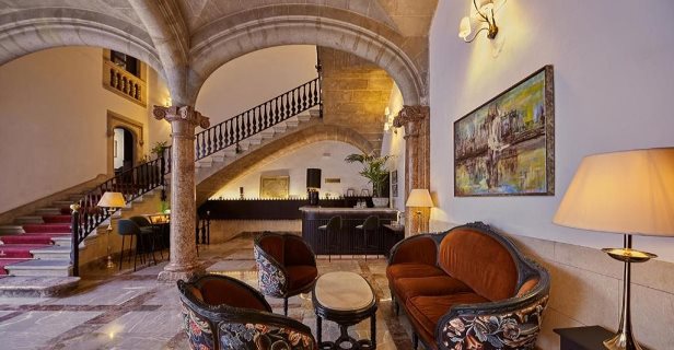 Hotel Born