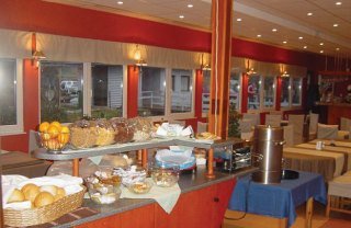 Hotel Botel Lisa
