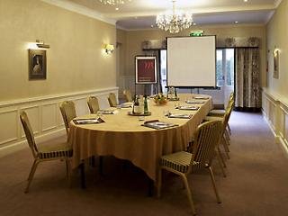 Hotel Box Hill Burford Bridge