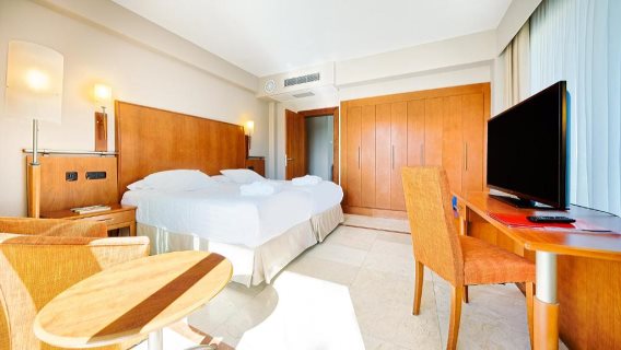 Hotel Bull Reina Isabel Spa