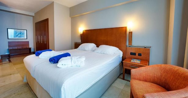 Hotel Bull Reina Isabel Spa