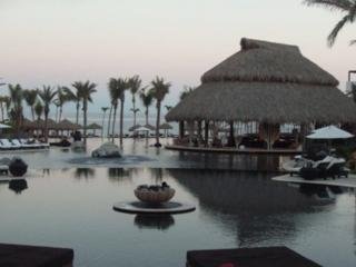 Hotel Cabo Azul Resort