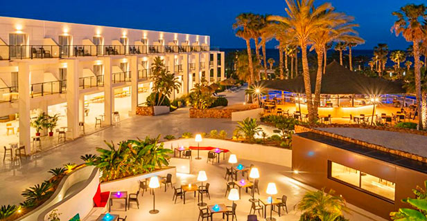 Hotel Cabogata Jardín