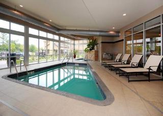 Hotel Cambria Suites