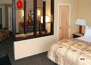 Hotel Cambria Suites