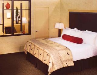 Hotel Cambria Suites