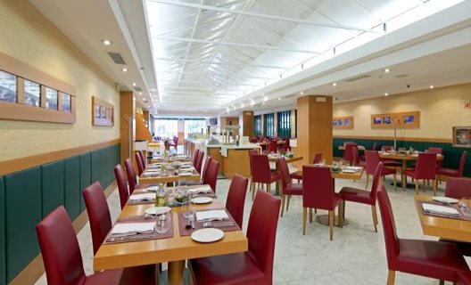 Hotel Canopy By Hilton Madrid Castellana