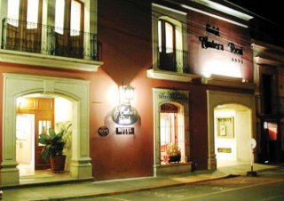 Hotel Cantera Real