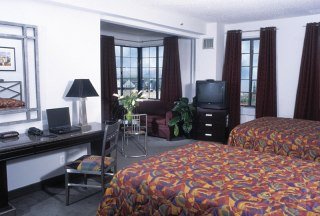 Hotel Carlyle Suites