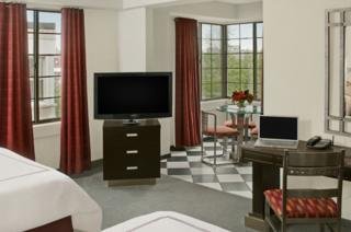 Hotel Carlyle Suites