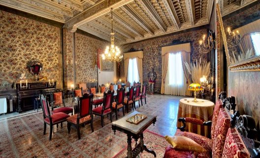 Hotel Casa Ceremines