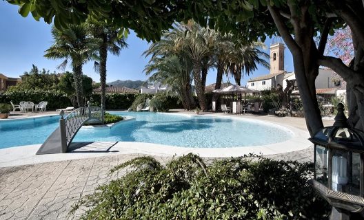 Hotel Casa Ceremines
