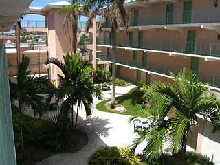 Hotel Castaways Resort & Suites