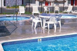 Hotel Castle Inn And Suites