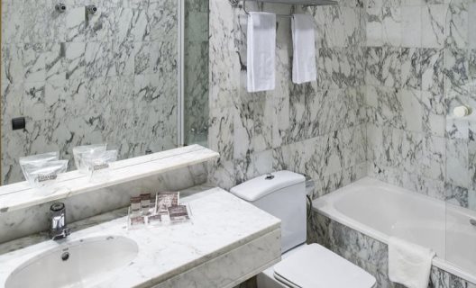 Hotel Catalonia Castellnou