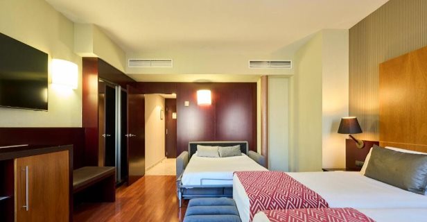 Hotel Catalonia El Pilar