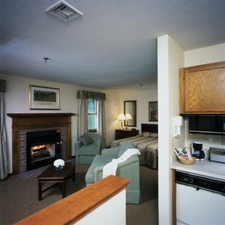 Hotel Centennial Inn Suites