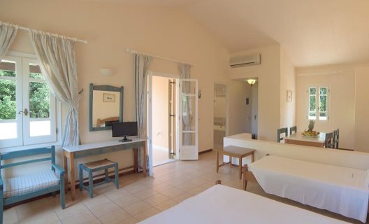 Hotel Century Resort