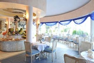 Hotel Chaika Beach