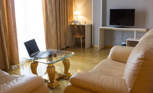 Hotel Checkin Madrid Parla