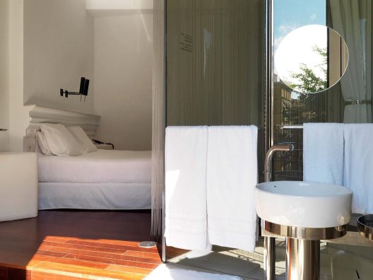 Hotel Chic & Basic Born