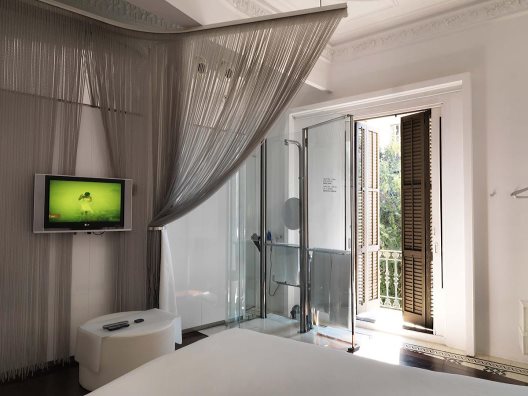 Hotel Chic & Basic Born