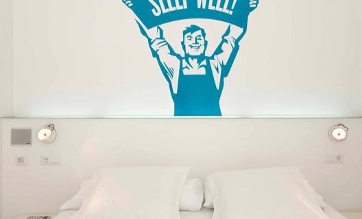 Hotel Chic & Basic Tallers