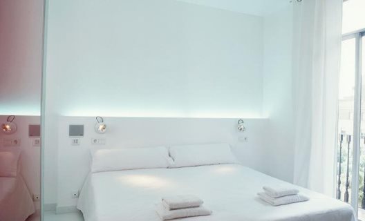 Hotel Chic & Basic Tallers