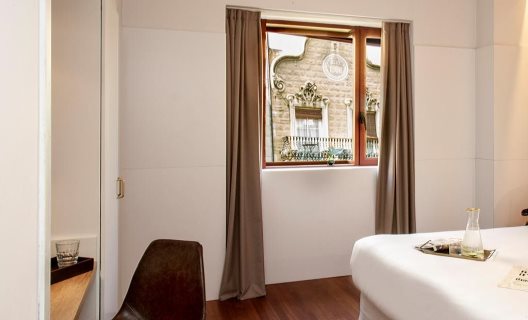 Hotel Chic & Basic Velvet