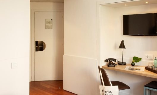 Hotel Chic & Basic Velvet