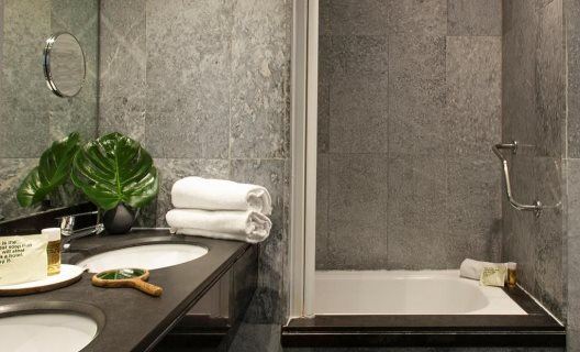 Hotel Chic & Basic Velvet