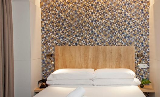 Hotel Chic & Basic Velvet