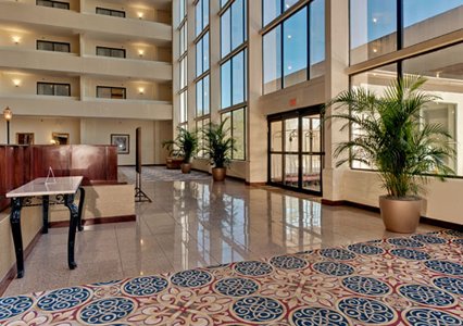Hotel Clarion, A Roberts