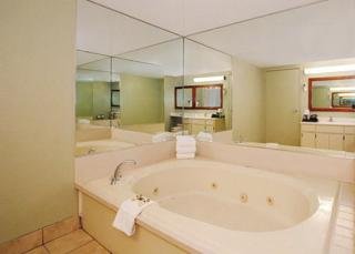 Hotel Clarion & Conference Center