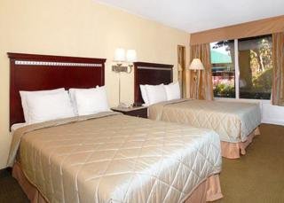Hotel Clarion & Conference Center