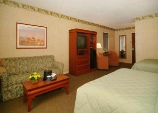 Hotel Clarion Inn Amana Colonies And Wasserbahn Waterpa