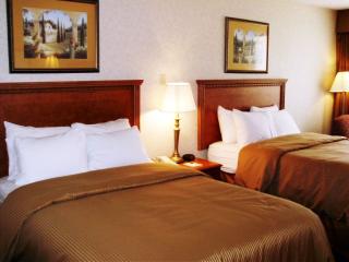 Hotel Clarion Inn And Summit Center